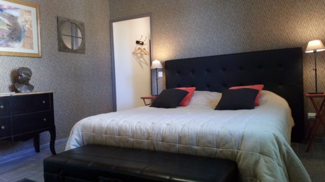 maison-jaffran-chambres-hotes-privas-ardeche-piscine-chauffee-basalte