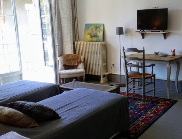 maison-jaffran-chambres-hotes-privas-ardeche-piscine-gres-2