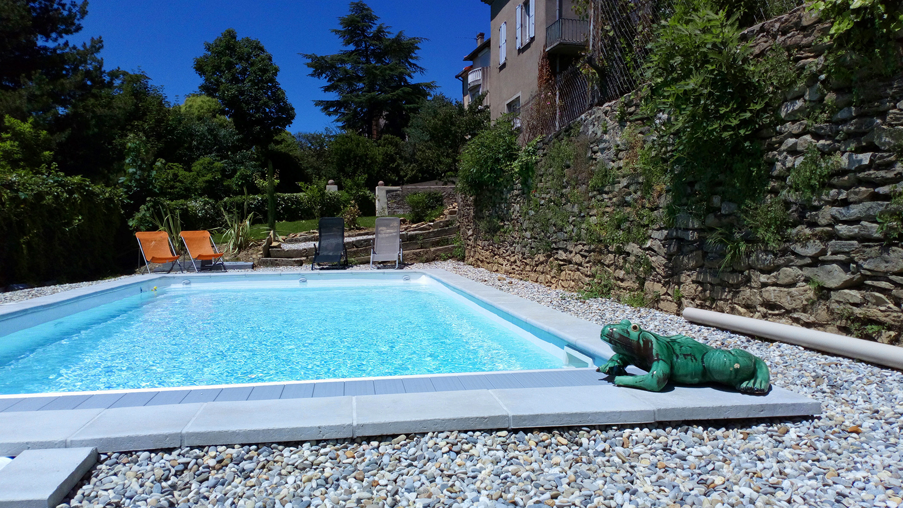 piscine-verger-suites-hotel-privas-ardeche